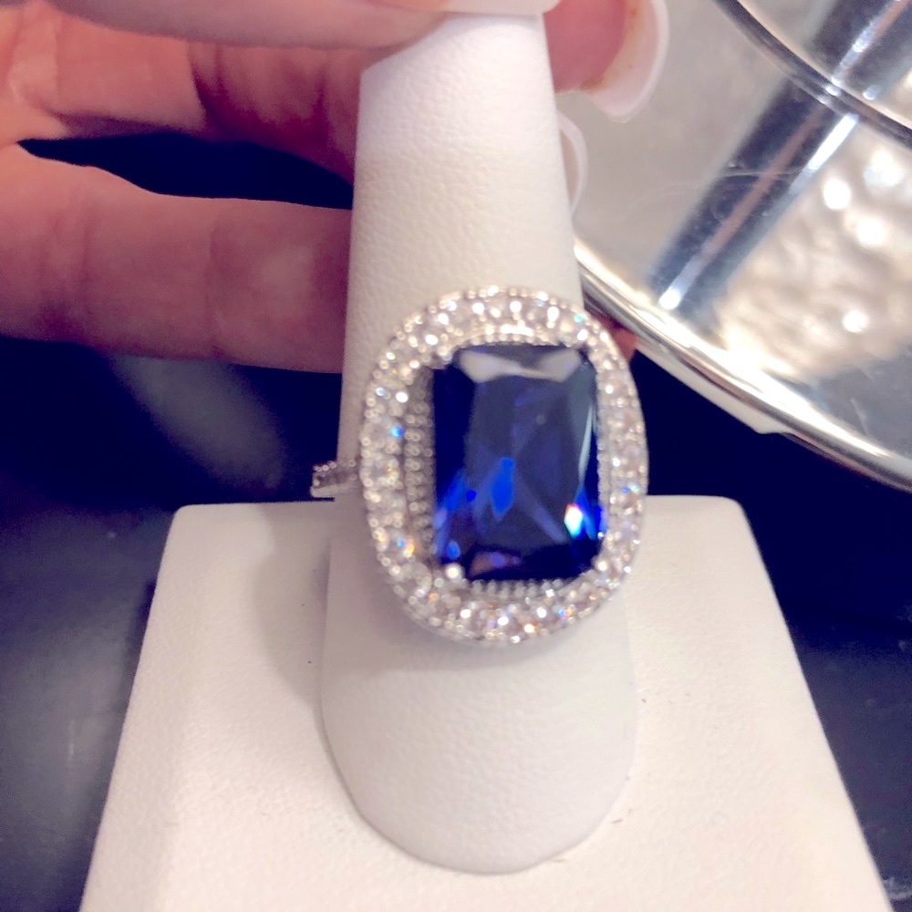 BLUE AND WHITE CZ RING - Picture 2 of 8